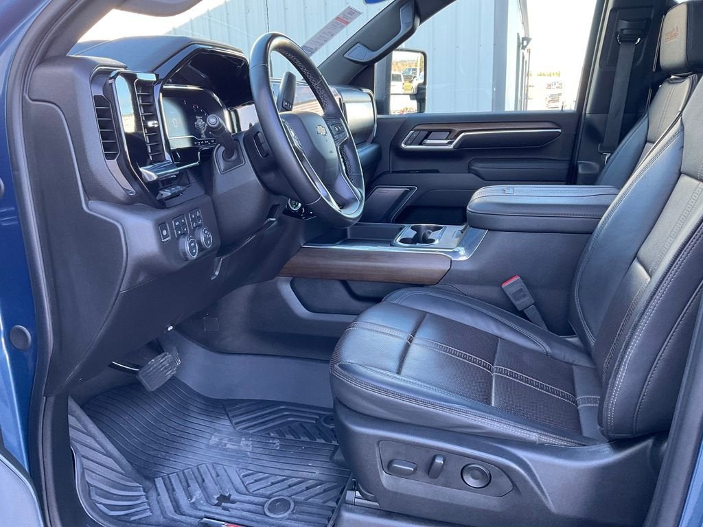 2025 Chevrolet Silverado 3500 HD High Country