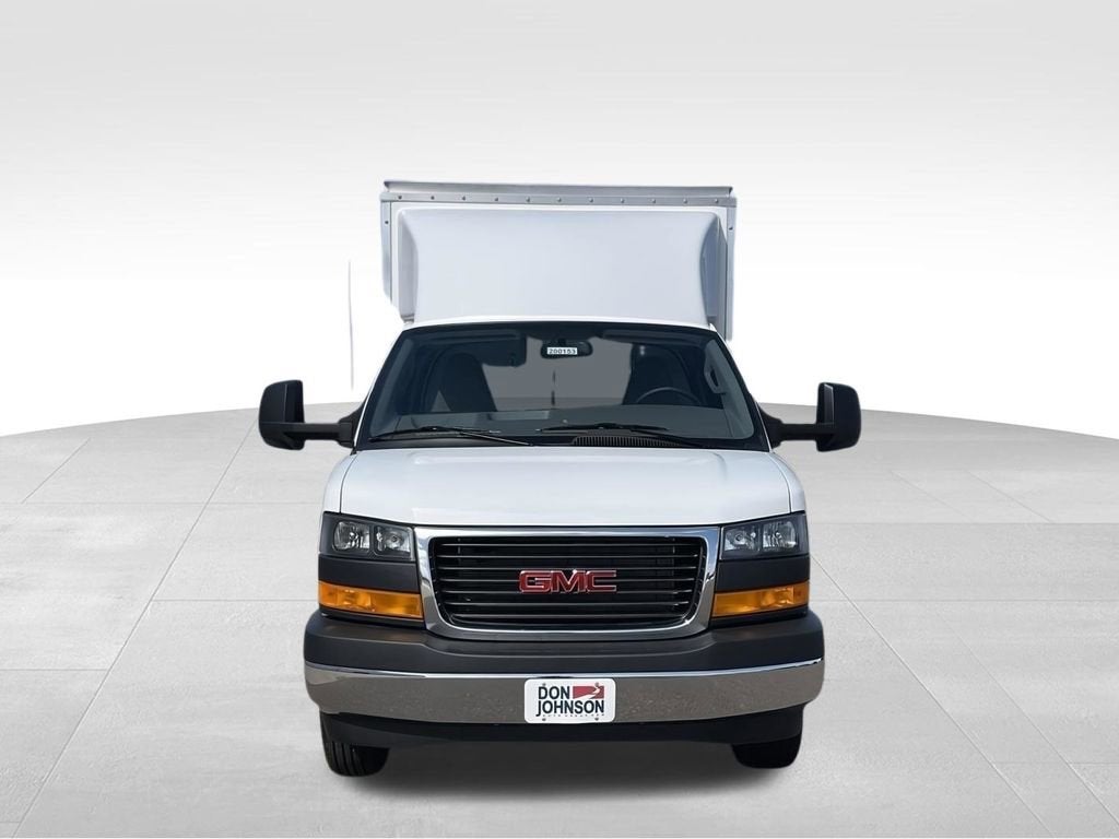 2025 GMC Savana Cutaway 3500 1WT