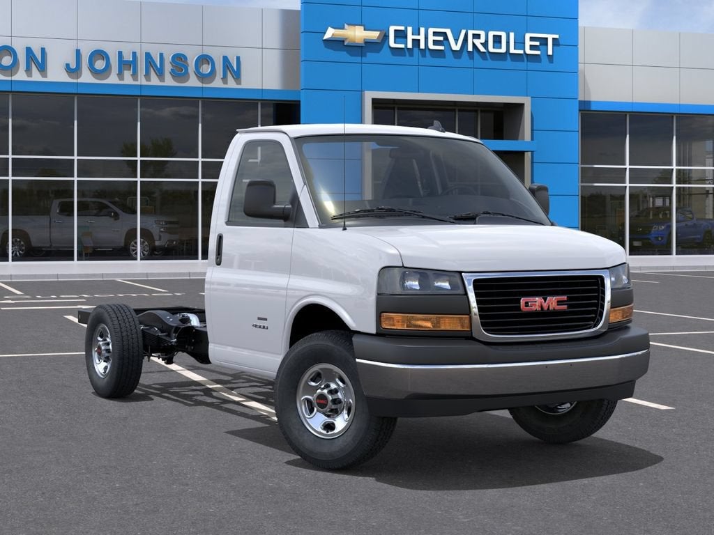 2025 GMC Savana Cutaway 3500 1WT