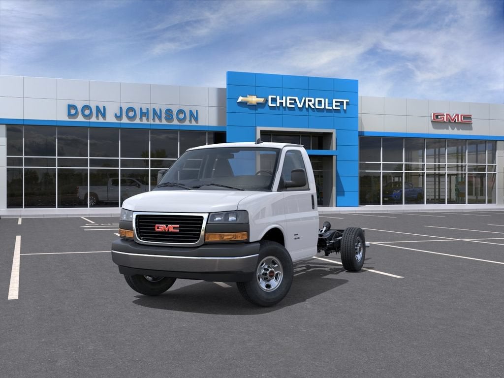 2025 GMC Savana Cutaway 3500 1WT
