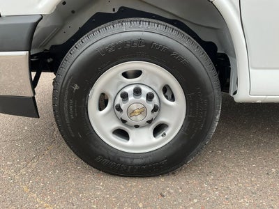 2025 Chevrolet Express Cargo WT