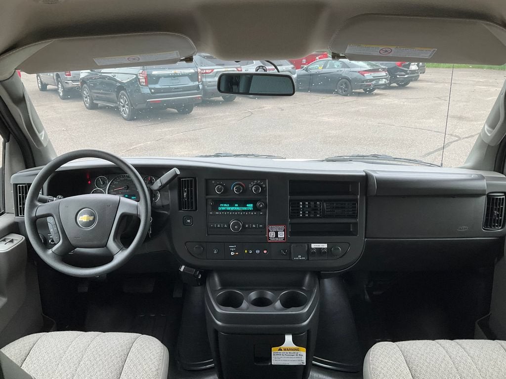 2026 Chevrolet Express Cutaway 3500 1WT