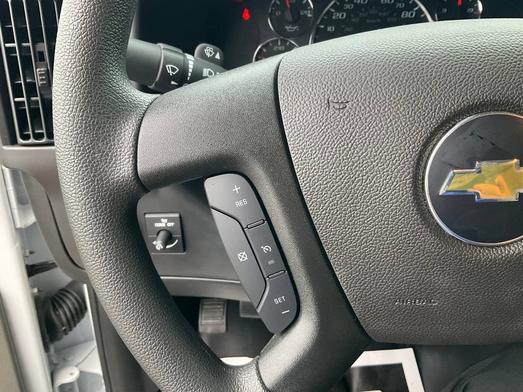 2026 Chevrolet Express Cutaway 3500 1WT