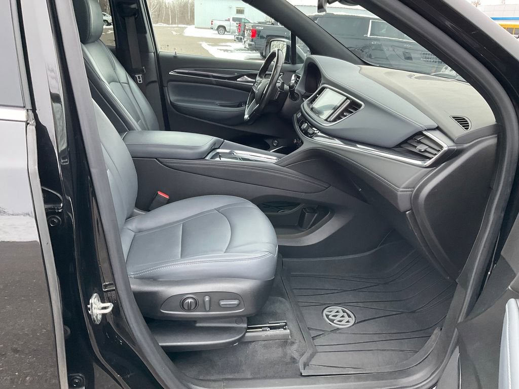 2022 Buick Enclave Essence