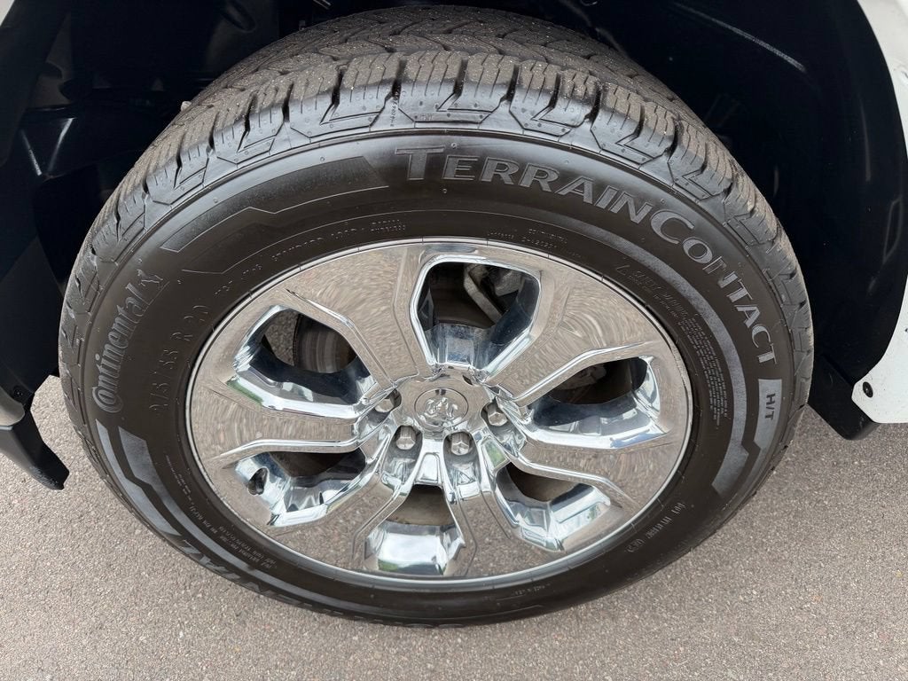 2022 RAM 1500 Laramie Crew Cab 4x4 5'7" Box