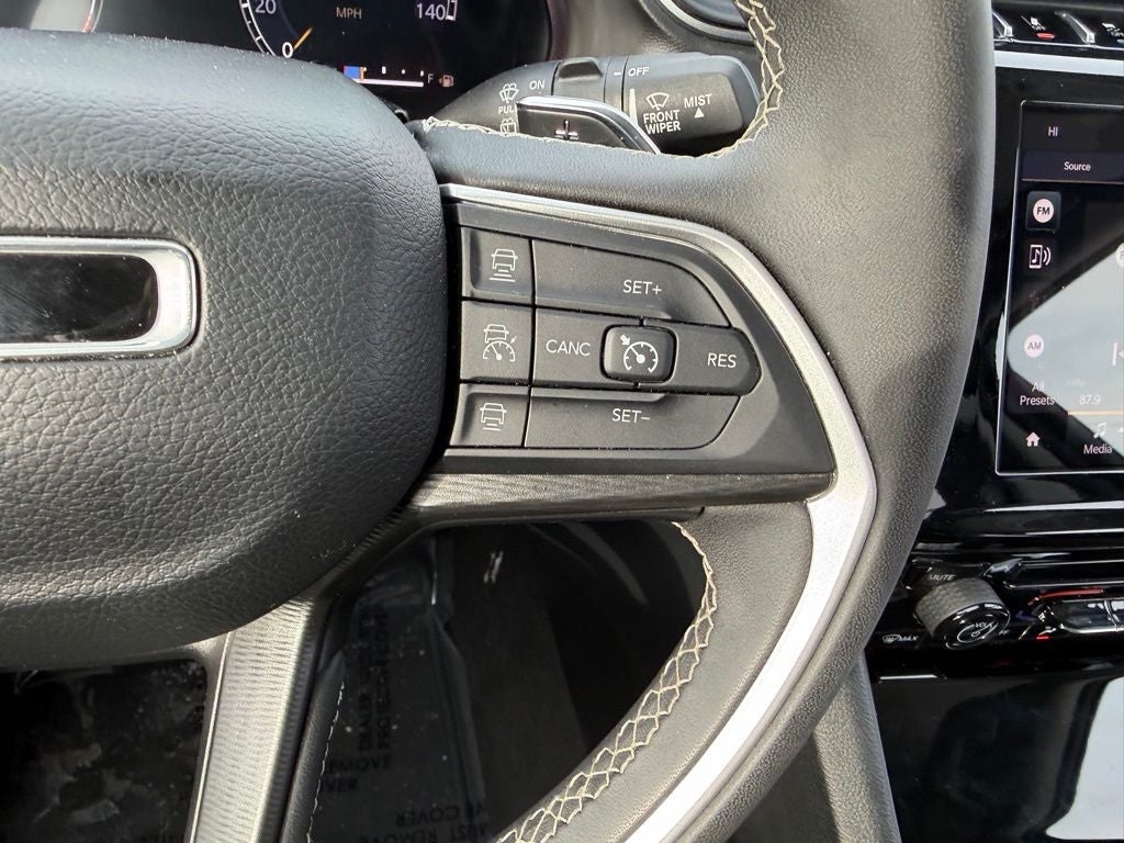 2023 Jeep Grand Cherokee L Laredo 4x4