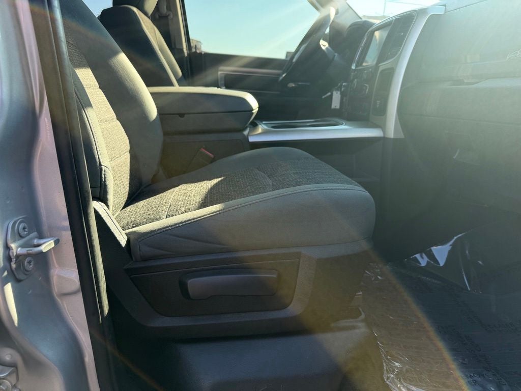 2017 RAM 1500 Big Horn Crew Cab 4x4 6'4' Box
