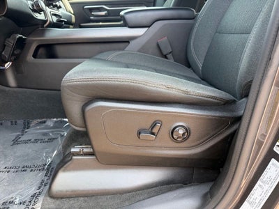 2020 RAM 1500 Big Horn Crew Cab 4x4 5'7' Box
