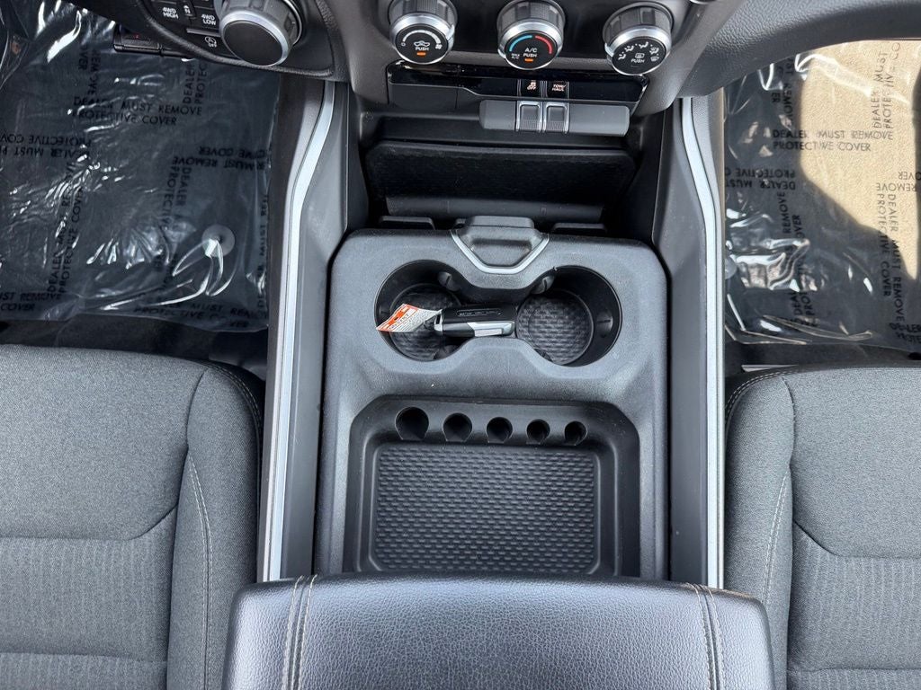 2020 RAM 1500 Big Horn Crew Cab 4x4 5'7' Box
