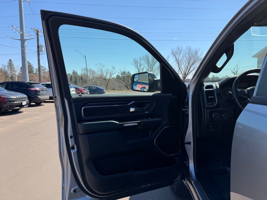 2024 RAM 1500 Laramie Crew Cab 4x4 5'7' Box