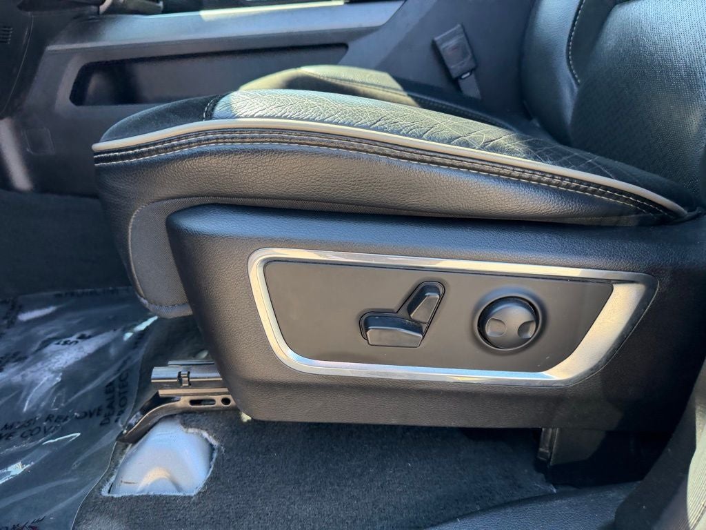 2024 RAM 1500 Laramie Crew Cab 4x4 5'7' Box
