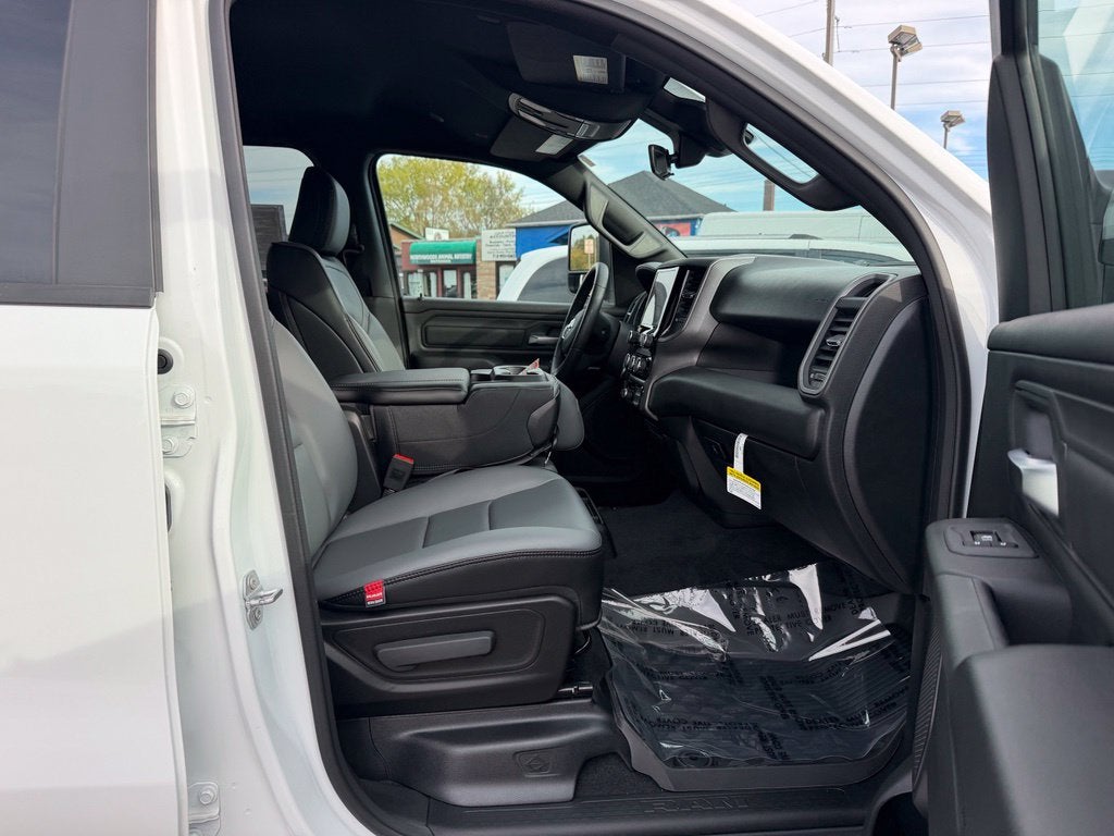 2026 RAM 1500 Tradesman Crew Cab 4x4 6'4' Box