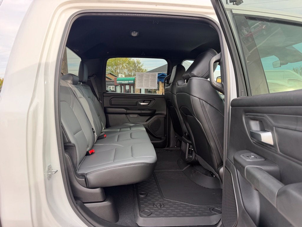 2026 RAM 1500 Tradesman Crew Cab 4x4 6'4' Box