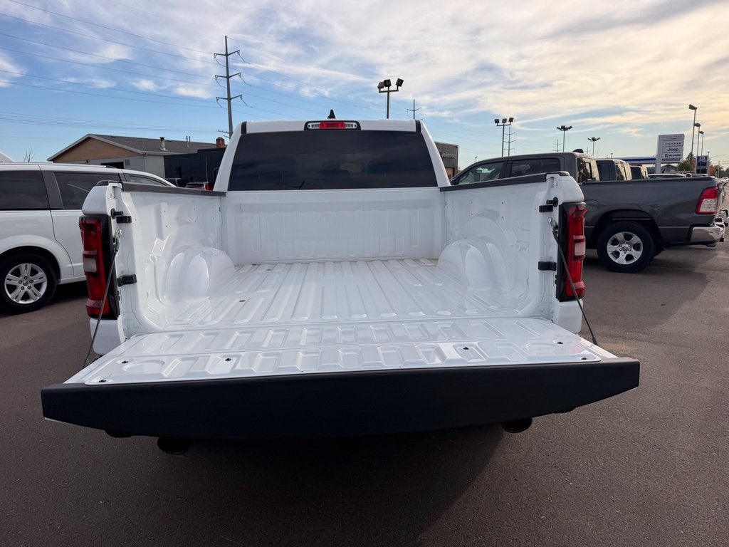 2026 RAM 1500 Tradesman Crew Cab 4x4 6'4' Box
