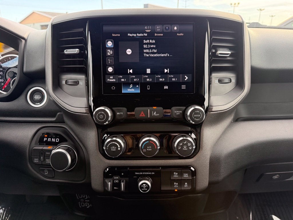 2026 RAM 1500 Tradesman Crew Cab 4x4 6'4' Box