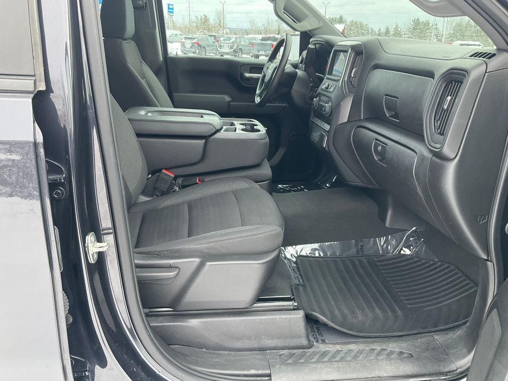 2023 Chevrolet Silverado 1500 4WD Crew Cab Short Bed Custom