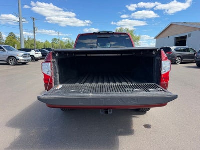 2017 Nissan TITAN SV