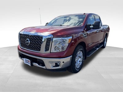 2017 Nissan TITAN SV
