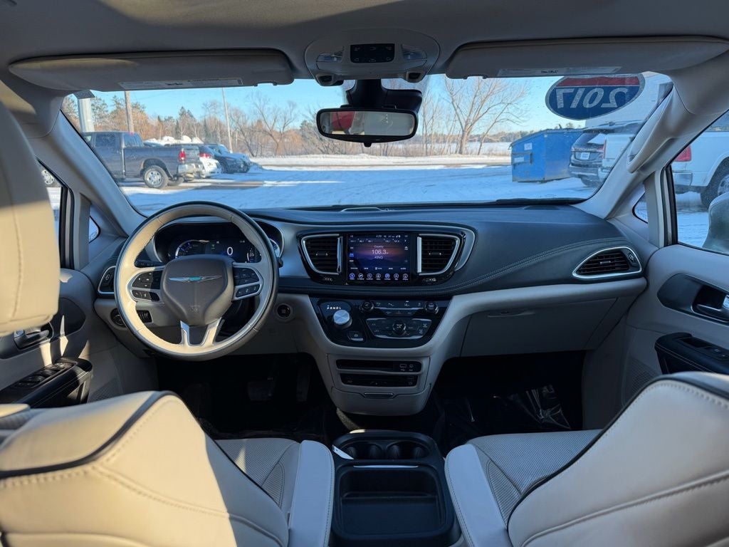 2017 Chrysler Pacifica Hybrid Platinum