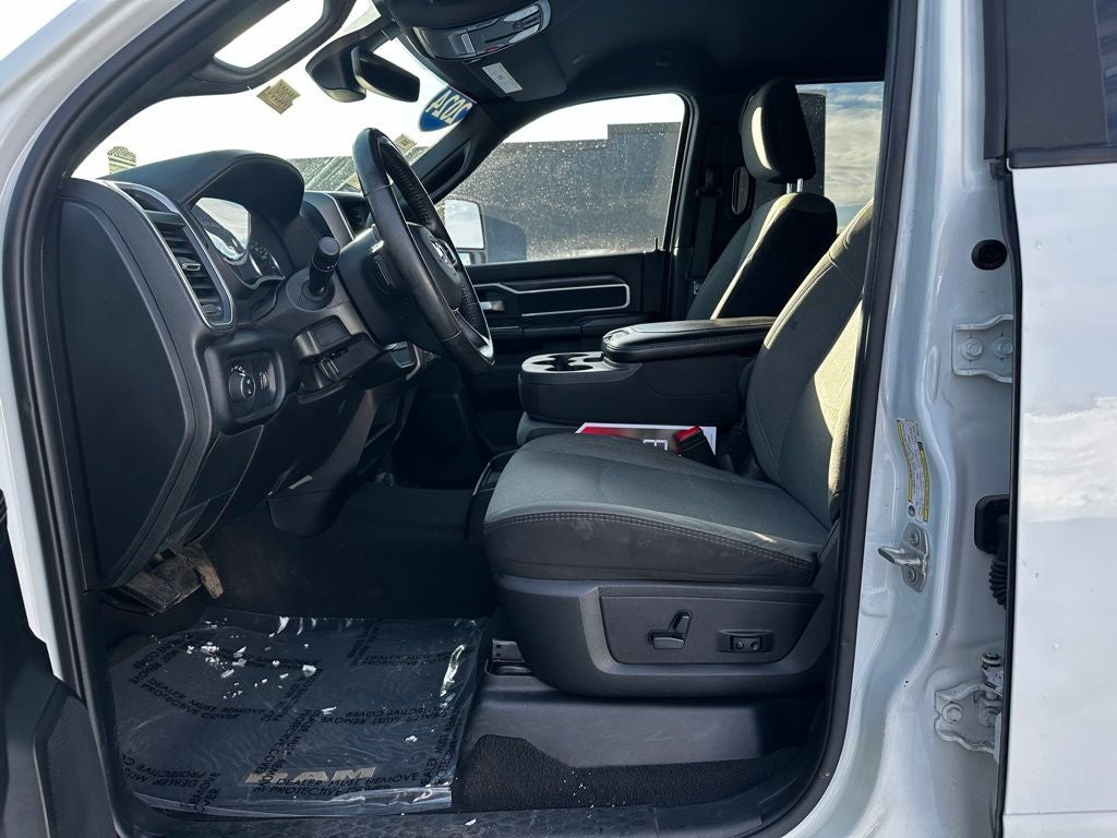 2024 RAM 3500 Big Horn Crew Cab 4x4 8' Box