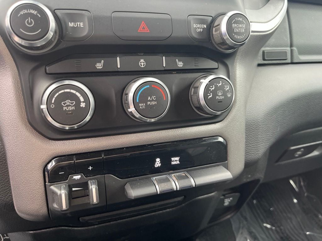 2019 RAM 2500 Big Horn Crew Cab 4x4 8' Box