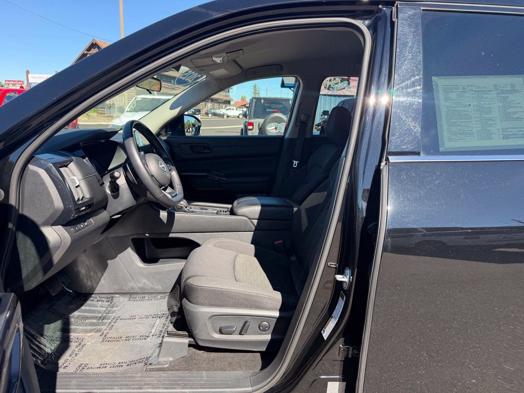 2025 Nissan Pathfinder SV 4WD