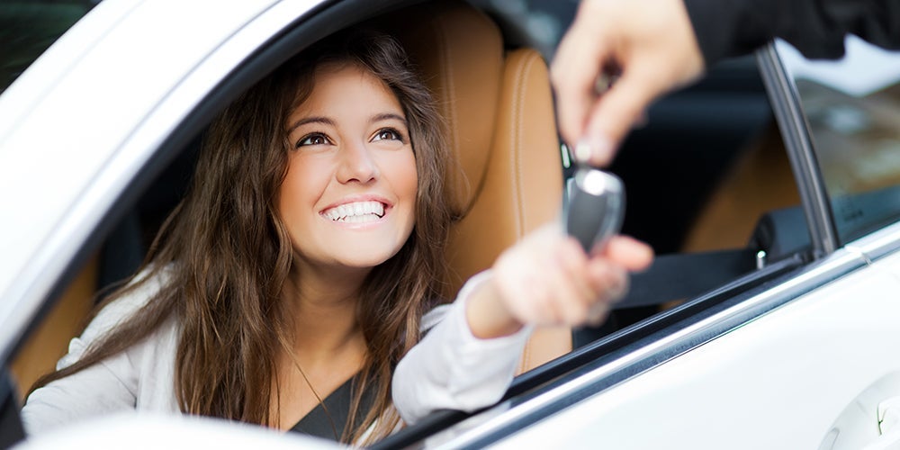 Detail of two people shaking hands